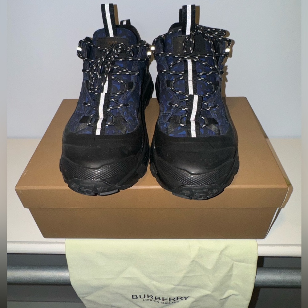 Burberry Arthur Monogram Sneakers